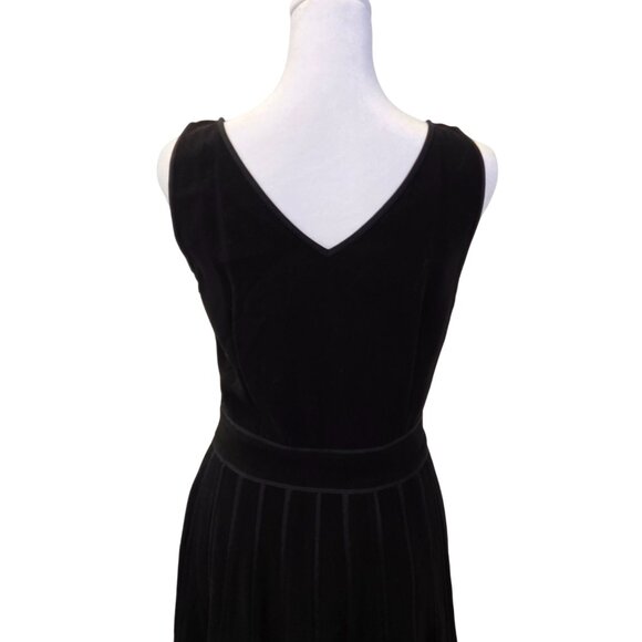 Ann Taylor Textured Striped Fit & Flare Double V-Neck Dress Size 2 - Picture 5 of 8